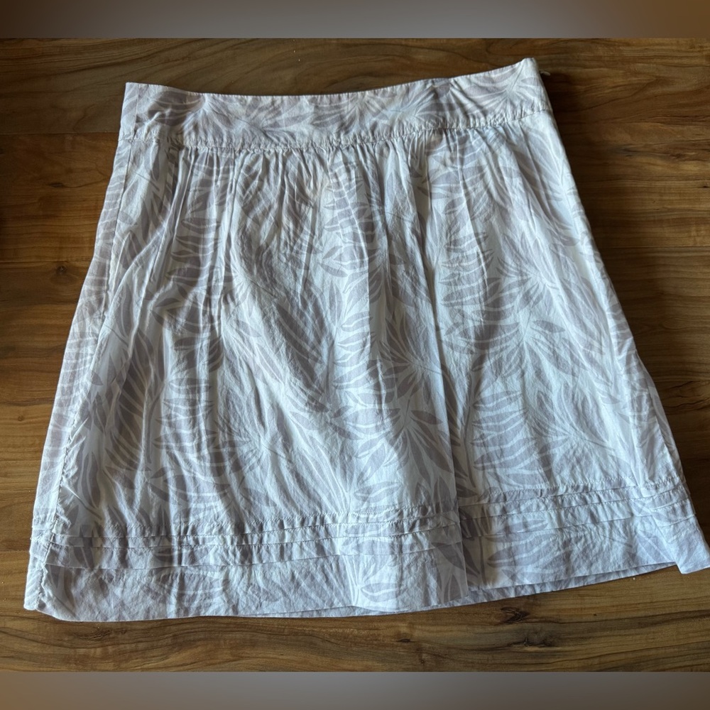 Loft grey leaf printed skirt